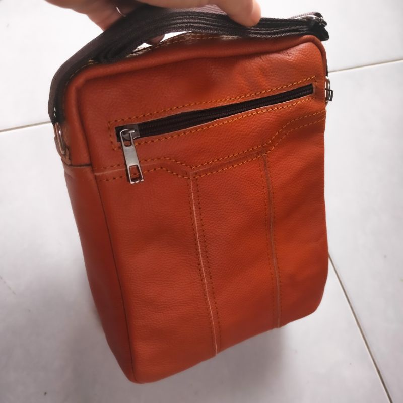 Tas selempang pria kulit sapi asli 100% model sleting miring