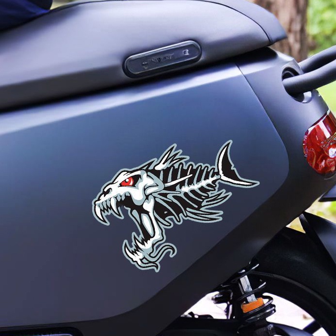 Piranha Ikan Kerangka Tulang Ikan Stiker Reflektif Stiker Menghias Mobil Sepeda Motor Tangki Bahan Bakar Penutup Kaca Depan Bumper Decal Tahan Air Cocok untuk Honda Beat Scoopy Civic Freed Vario Brio Jazz C70 PCX Genio ADV CRF Grand CB HRV S90 Supra x 125