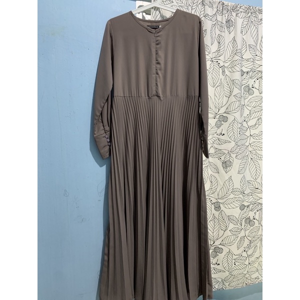 Gamis plisket Bellaluna ID