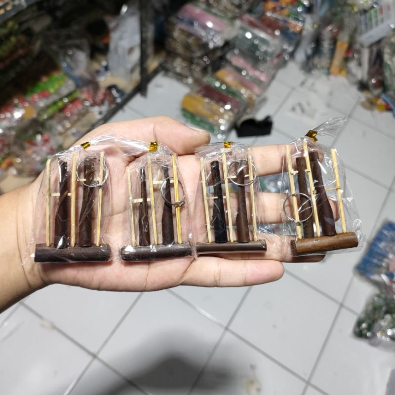 100 PC S Souvenir Pernikahan Gantungan Kunci Angklung SOUVENIR GROSIR souvenir pernikahan unik soupe