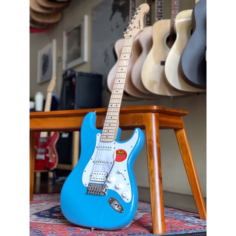 Gitar Listrik squier Stratocaster Tropical Turqoiuse Second like new