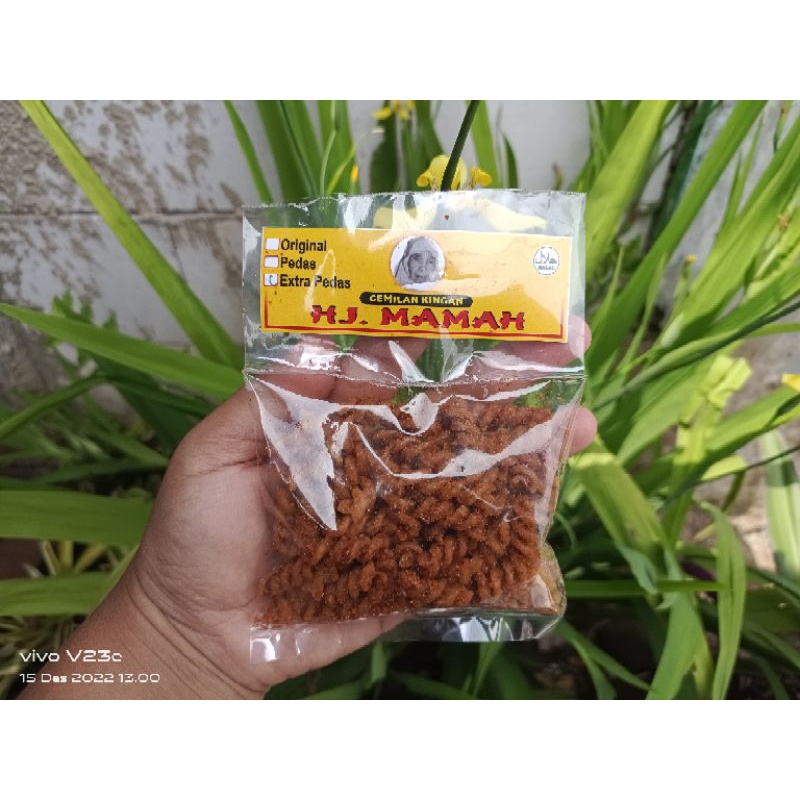 Camilan enak Makaroni kriwil 40gram original pedas extrapedas