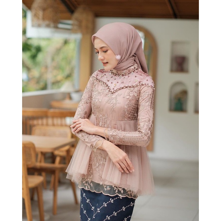 Best Seller Outfit kebaya brukat Tulle Mutiara Premium Kebaya Ameera series Nude Set Kebaya wisuda Modern kebaya lamaran Tunangan Terbaru 2023 Sragam Kebaya Bridesmaid premiun termurah