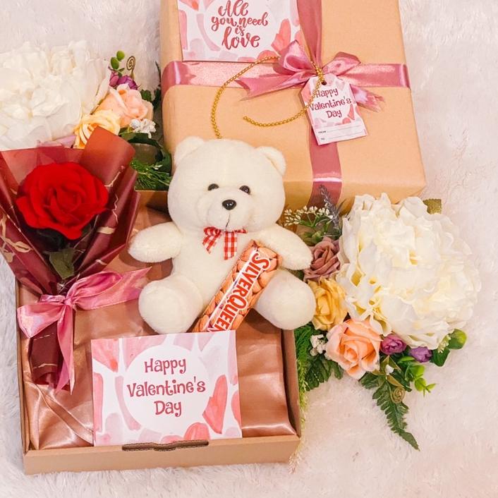 

BOX NATAL / HAMPERS ULANG TAHUN /GIFT NATAL / SOUVENIR NATAL / HAMPERS CHRISTMAS / CHRISTMAS HAMPERS / KADO CHRISTMAS / CHRISTMAS GIFT / PARCEL NATAL / NATAL HADIAH / NATAL KADO / NATAL SOUVENIR / NATAL GIFT / KADO PERNIKAHAN / HAMPERS HARI IBU