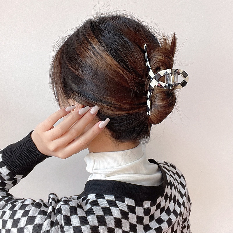 Korea Musim Dingin Hitam Putih Kotak-Kotak Ambil Jepit Wanita Jepit Hiu