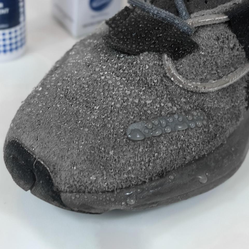 WLF.10De22n • Spotless Shoe Water Repellent - Spray Sepatu Anti Air