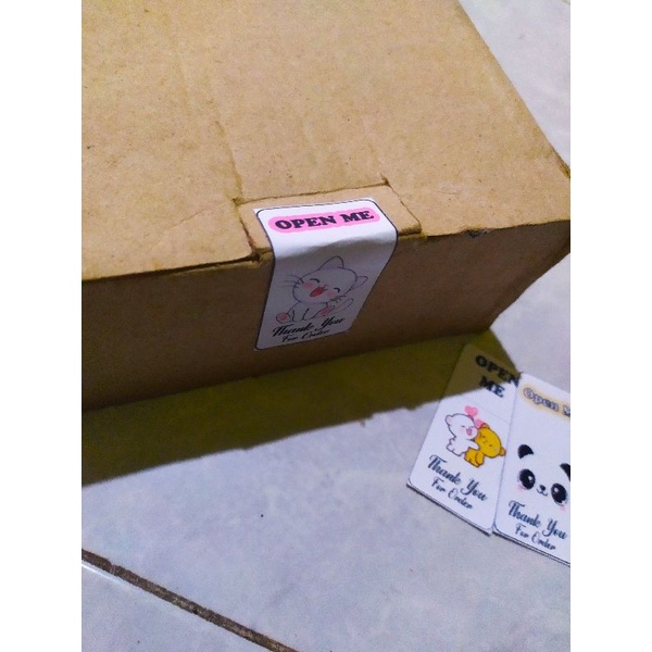 

stiker open me lucu untuk hampers