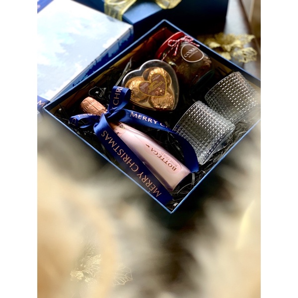 

Hampers Natal/Read Stock/Wine Package