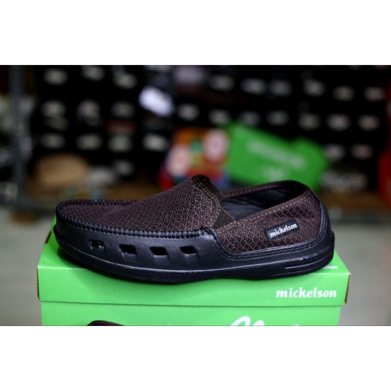 Sepatu slip on pria mickelson   size 40-44