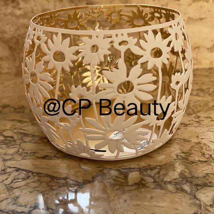 Bbw Three Wick Candle Holder Flower