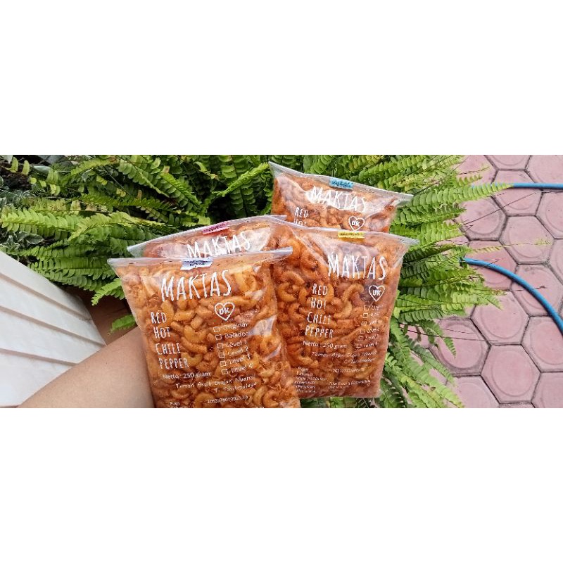 

Camilan Pedas Makaroni Maktas berlevel Original, Balado, Pedas asin LV 1-4