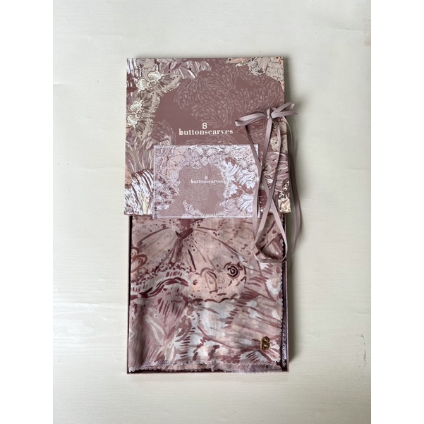 Preloved Buttonscarves Farsha Series Misty Rose