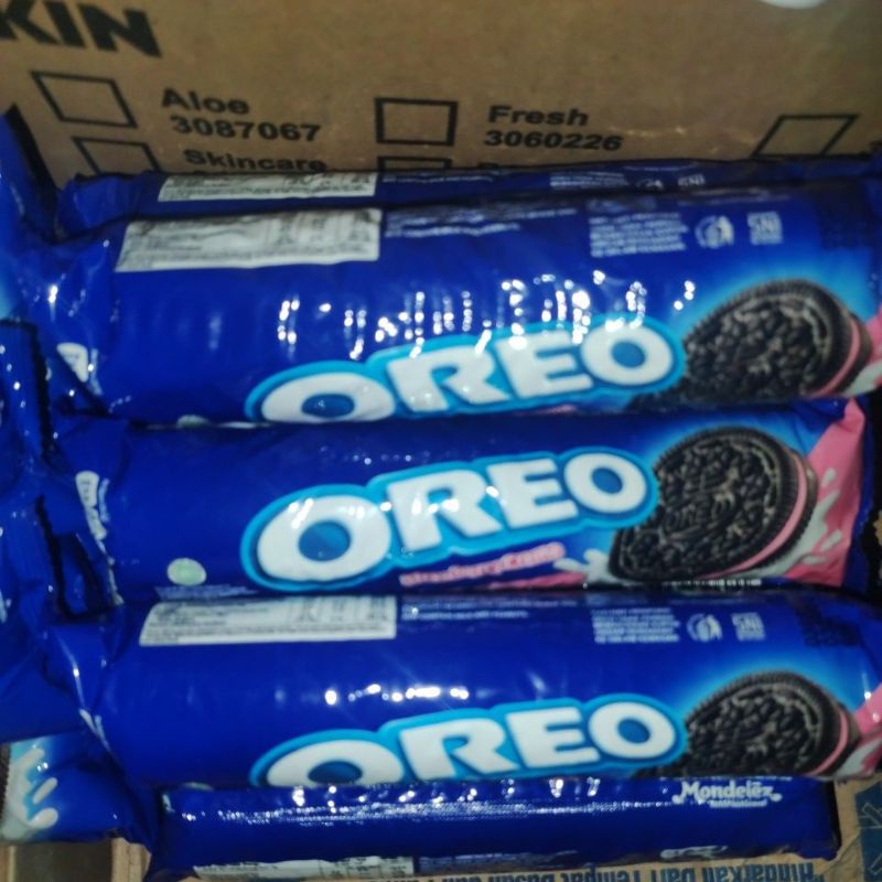 oreo roll 123.5g strawbery