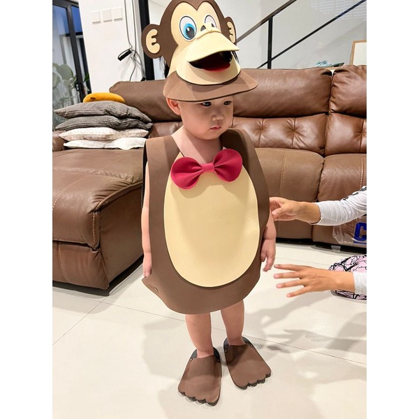 kostum karakter monyet