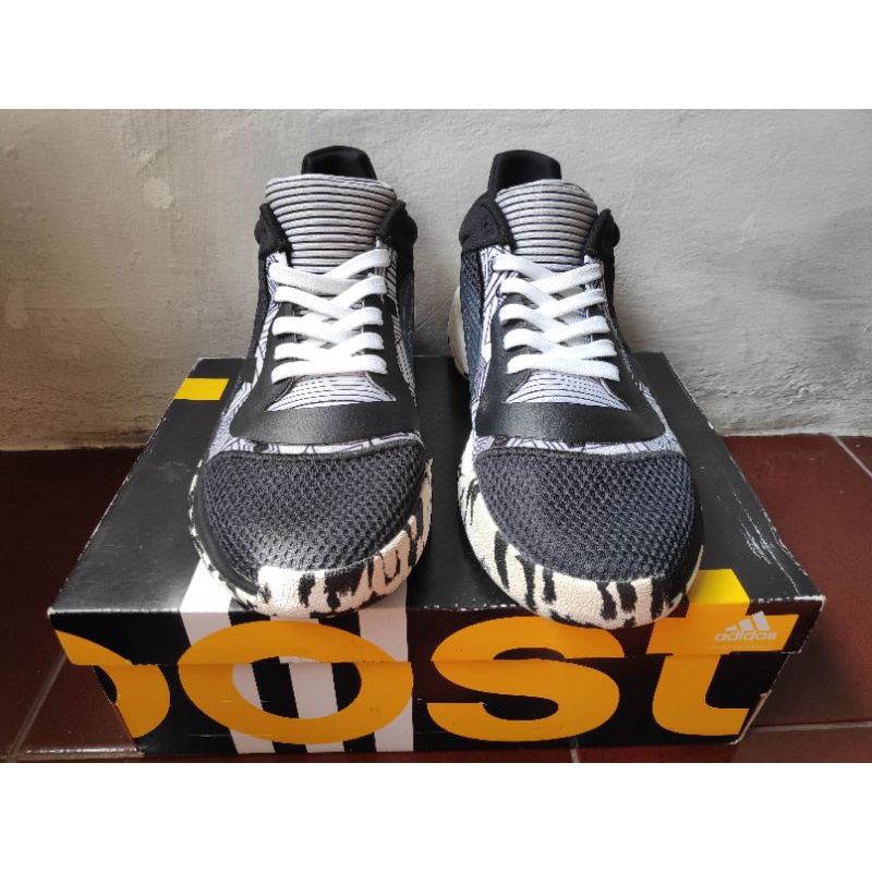 Sepatu Basket Adidas Marquee Boost Low Original