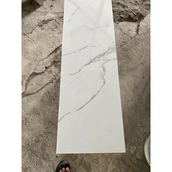 Dinding Granit Tangga Carara White