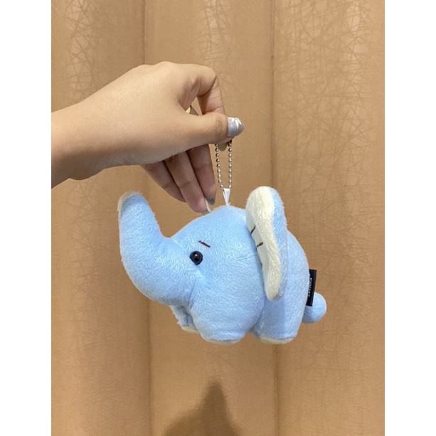 Boneka Gantungan Kunci Karakter Gajah Biru Lucu Original / Boneka Gantungan Kunci Gajah Biru / Bonek