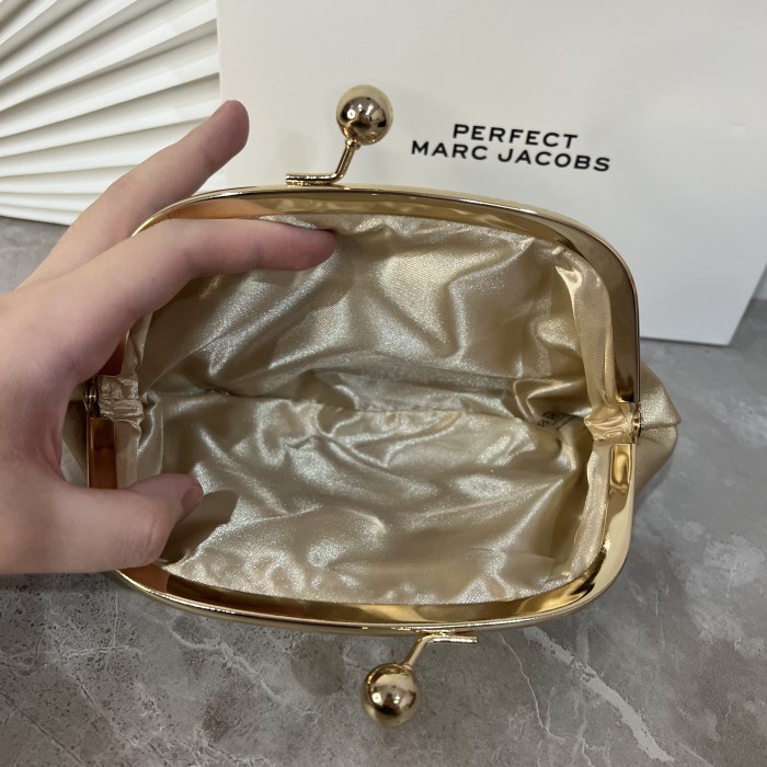 Best Quality Marc Jacobs Clutch / Coin Pouch / Purse / Wallet Original Vip Gift