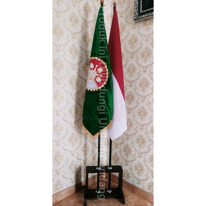 

Paket Tatakan 2 lubang + Tiang + Bendera Dharma Wanita dan Bendera Merah Putih