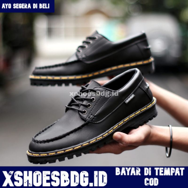 Sepatu Formal Casual Pria Hitam Tali Pantofel Pria Trendy Original Kulit Sintetis Kerja Kuliah Xshoesbdg.id x Monza Docmart