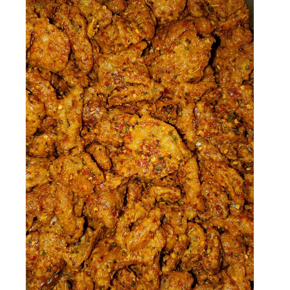 

✨Terbaru✨ 300gr - KULIT AYAM CRISPY PEDAS DAUN JERUK - KERIPIK KULIT AYAM grosir
