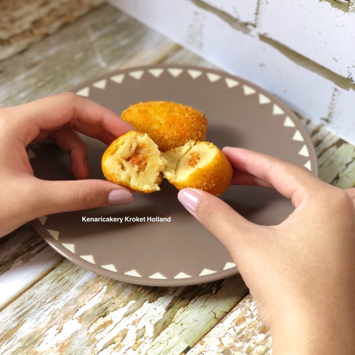 

Kroket Holland Isi Ayam 6Pcs Tx0762