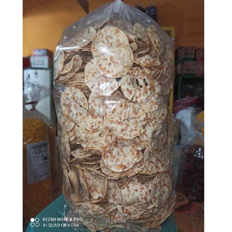 

ゟ 1kg kripik tempe sagu gurih renyah asli khas Trenggalek tanpa bahan pengawet