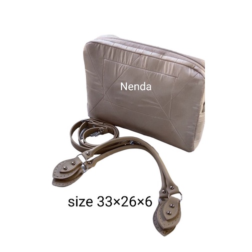 INER TAS WADAH LAPTOP KOTAK