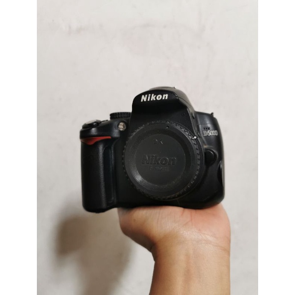 Nikon d5000 body only minus