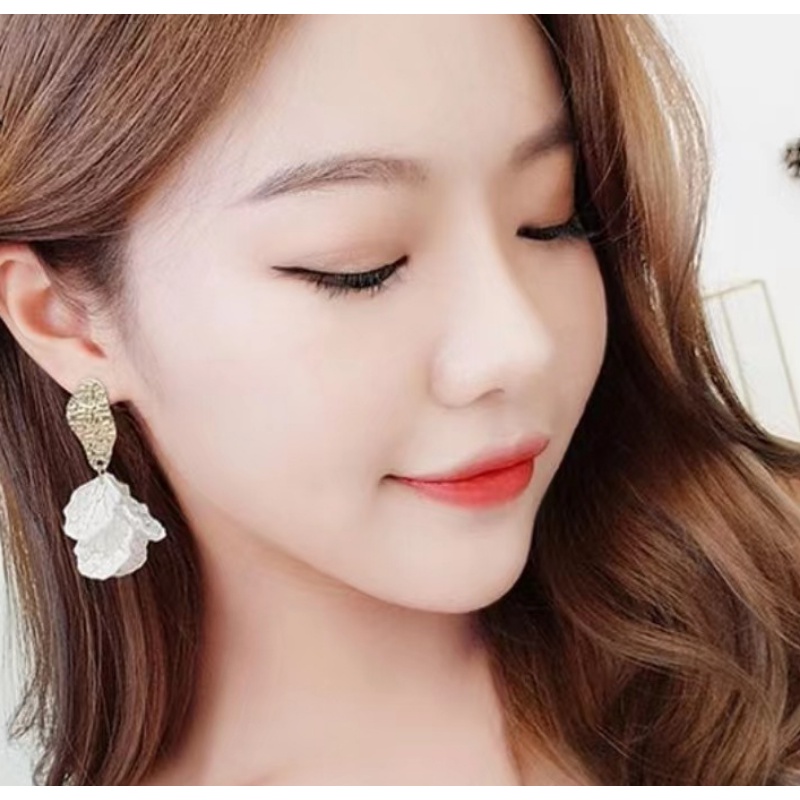 Desain Modis Dan Sederhana Gaya Segar Dan Panjang Anting Kelopak Temperamen Harian Anting Bunga Shell