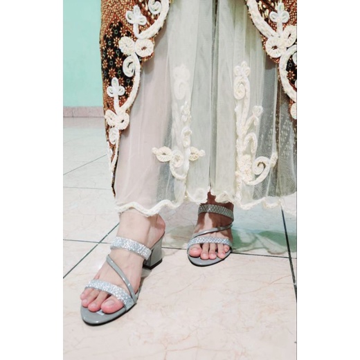sandal wanita tali  gliter  ban dua silang hak tahu 5 cm