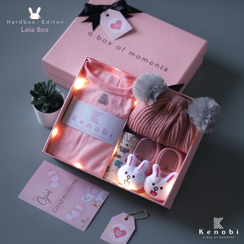 [ Premium Hardbox ] - Baby Hampers | Kado Lahiran | Hampers Bayi Girl boy Perempuan laki laki Newborn | Gift Box Baju / Jumper / Topi / Sepatu / Slabber / Kaos Kaki / Handuk Bayi [[ Kenobi Box ]]