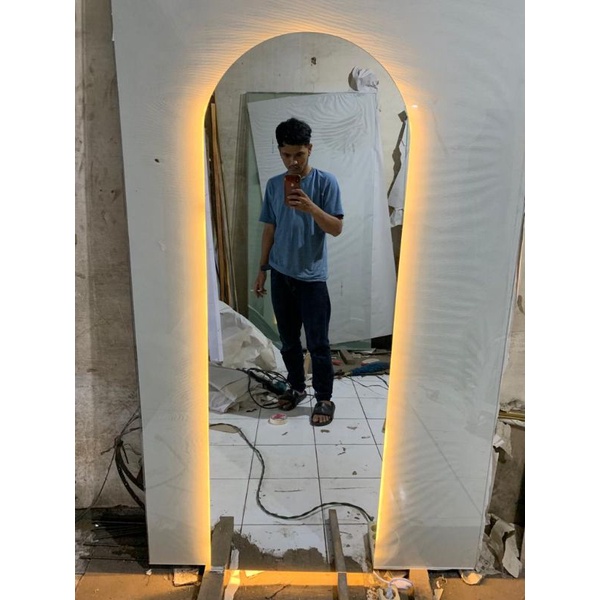 WALL MIRROR LED OVAL ATAS ( TEMPEL TEMBOK)