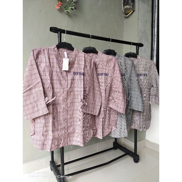 ATASAN BLOUSE KEMEJA WANITA PREMIUM KOTAK/ KEMEJA TERBARU/KANCING DEPAN/ by BWI 188