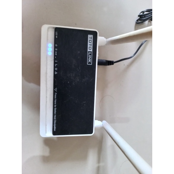 Router Bekas N300rt Tanpa adaptor / plat hitam Mati/Nyala eror