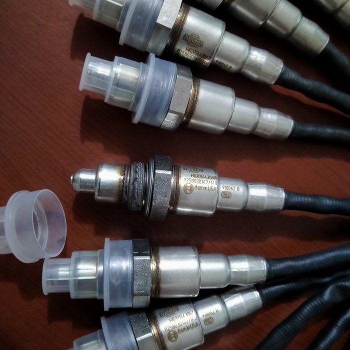 .........] Sensor oksigen o2 sensor Datsun atas original baru