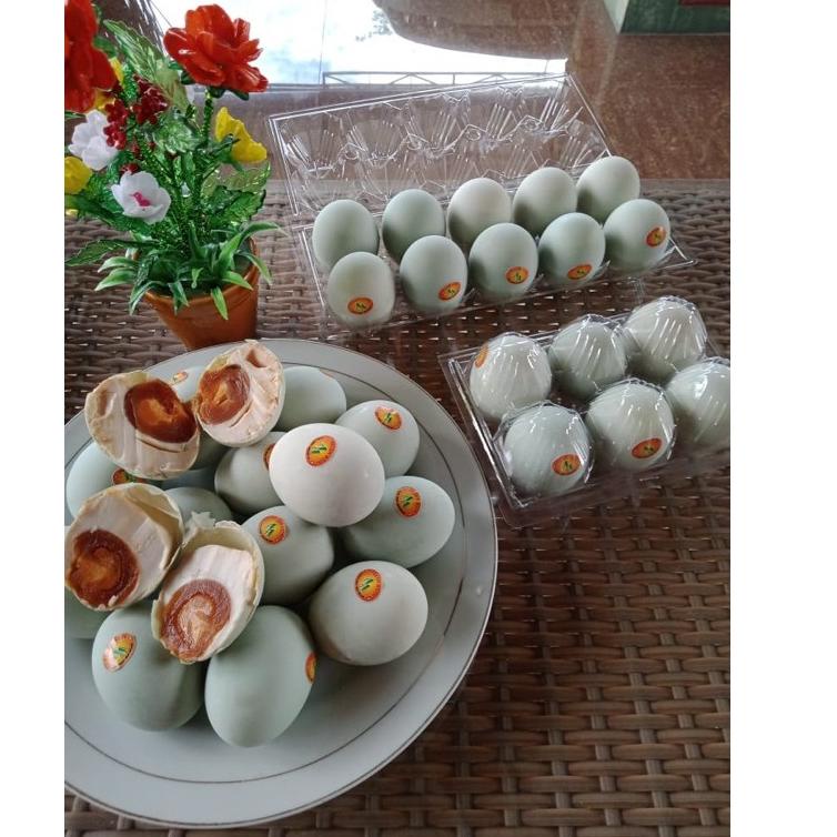 

[KODE 77] (Paket Hemat) Telur Asin Masir dan berminyak ( isi 16 butir)