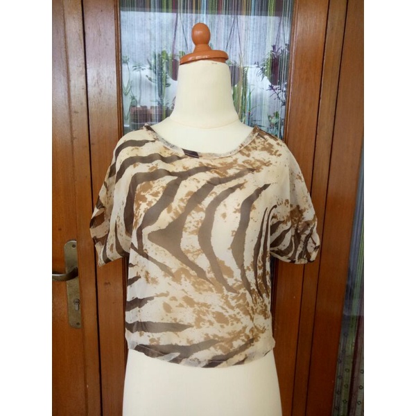 blouse sifon motif macan preloved