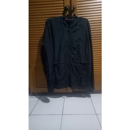 marshall artist liquid nylon windrunner