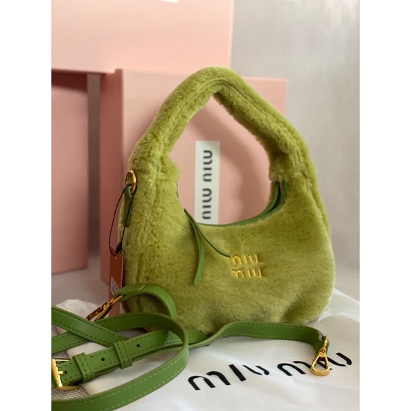 tas fashion miumiu Hobo wander fluffy bag, free box,  Miu Hobo bulu slingbag,