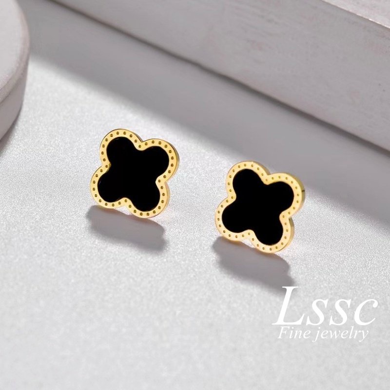 Anting Titanium Anti Karat Clover Bunga Cantik Emas 18K Perhiasan Aksesoris Wanita Fashion Korea