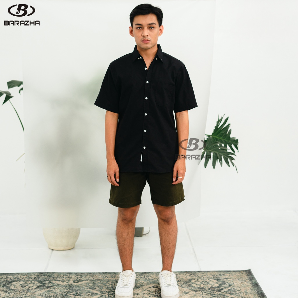 Barazha Kemeja Lengan Pendek Polos Slimfit Hitam