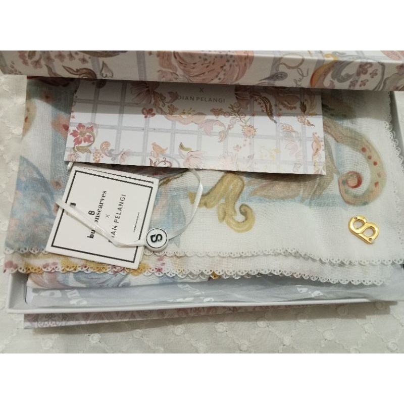 PRELOVED BUTTONSCARVES X DIAN PELANGI BLANC