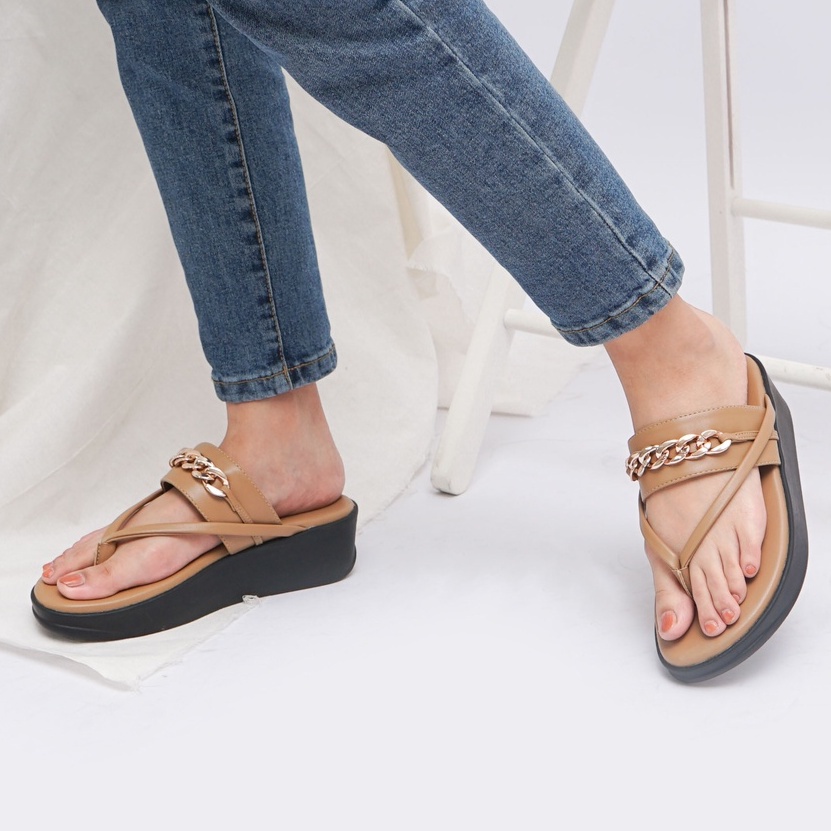 SARASARA YUK - MIRZA Sandal Wanita Jepit Casual Size 36 - 40 Model Chain Sendal Japit Cewek Bahan Kulit untuk Jalan Pergi Santai Slop Warna Brown Coklat Capit Rumah Tidak Licin Premium Original Sara Sara Kekinian Terbaru Shoes ORI Mall Official Store