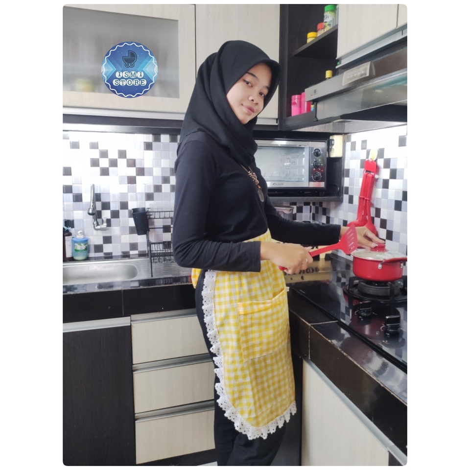 CELEMEK Masak Ala CINDERELLA / Apron LUCU KELILING RENDA Motif Kotak Gingham by Ismi Store (A5)