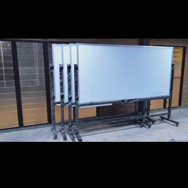

GLASS BOARD STANDING 120X240 CM