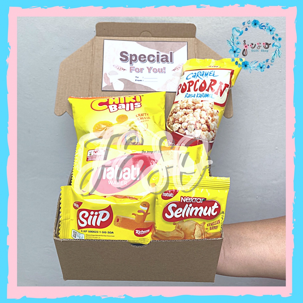 

JESO (Baby Yellow)Mini Snack Box Set Hampers / Snack Ulang Tahun / Gift Box / Hadiah Anniversary / Kado Unik / Hadiah Wisuda / Hadiah Natal / Tanda Sayang / Merry Christmas / Birthday / Semprotulation / Hari Ibu / Anniv / Congraduation / Graduation
