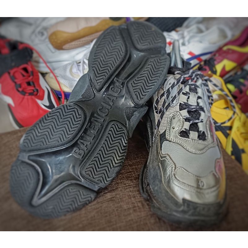 Sepatu Balanciaga Triple S