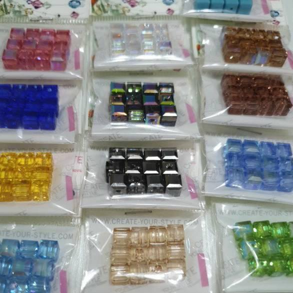 

ヮ Swarovski bead 5601 kotak 4mm dan 6mm ( 12 pcs) ぢ