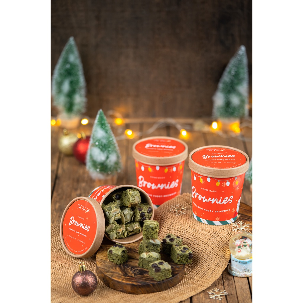 

Brownies Bucket Christmas Hampers by The Fan's Kitchen (Premium Cookies)